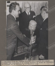 Remise de la croix de l'ordre de Saint-Charles à Joseph Marquet.