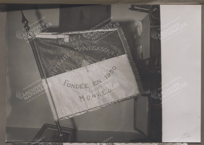 Prise de vue du drapeau de l'Amicale.