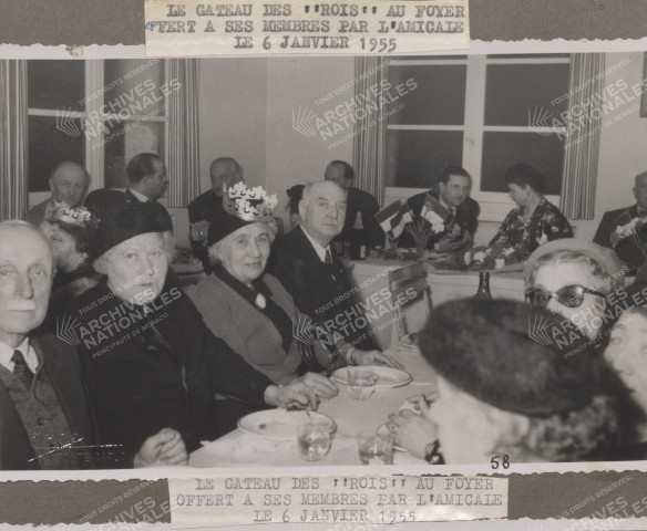 La table d'honneur et les retraités.