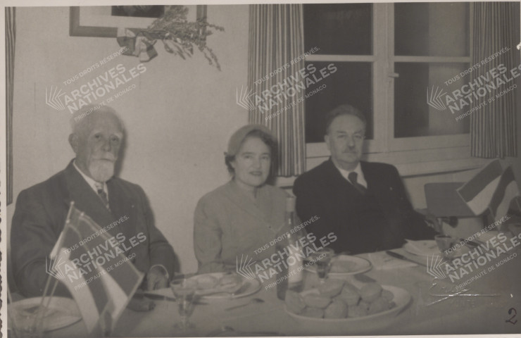 Les membres du Conseil d'administration à la table d'honneur.