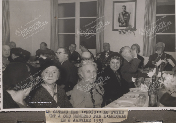 La table d'honneur et les retraités.