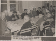Vue des tables des retraités.