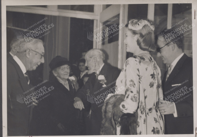Portrait de la Princesse Grace et des membres de l'association.