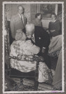 Le président embrasse Mme Sangiorgio.